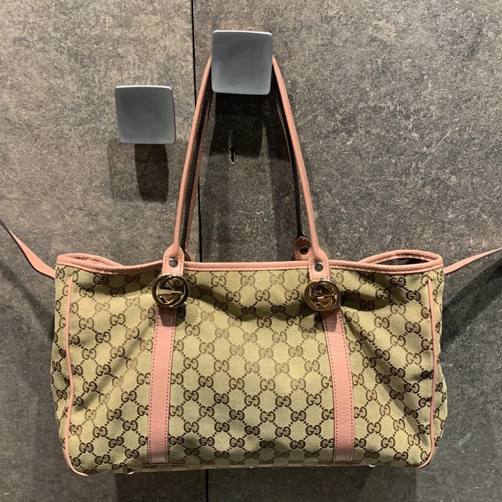 Heavily used Gucci shoulder bag - Picture 9 of 10